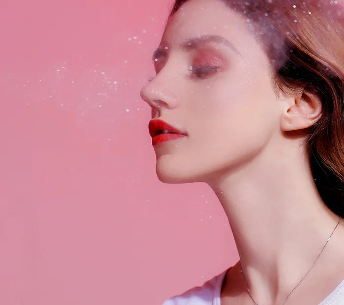 Glitter highlighter pressed powder highlighter cosmetic illuminator makeup highlighter loose powder unique bottle with gold pump