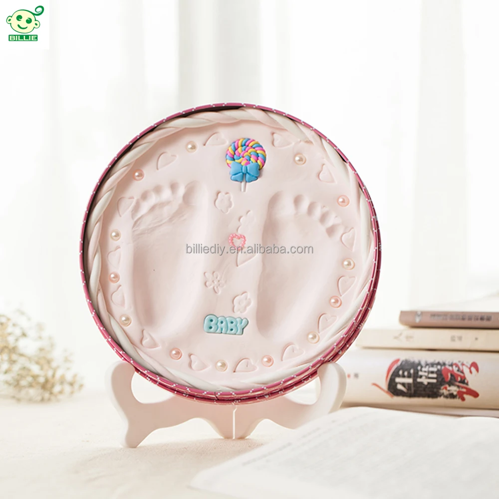 
Детский орнамент с принтом рук и ног 