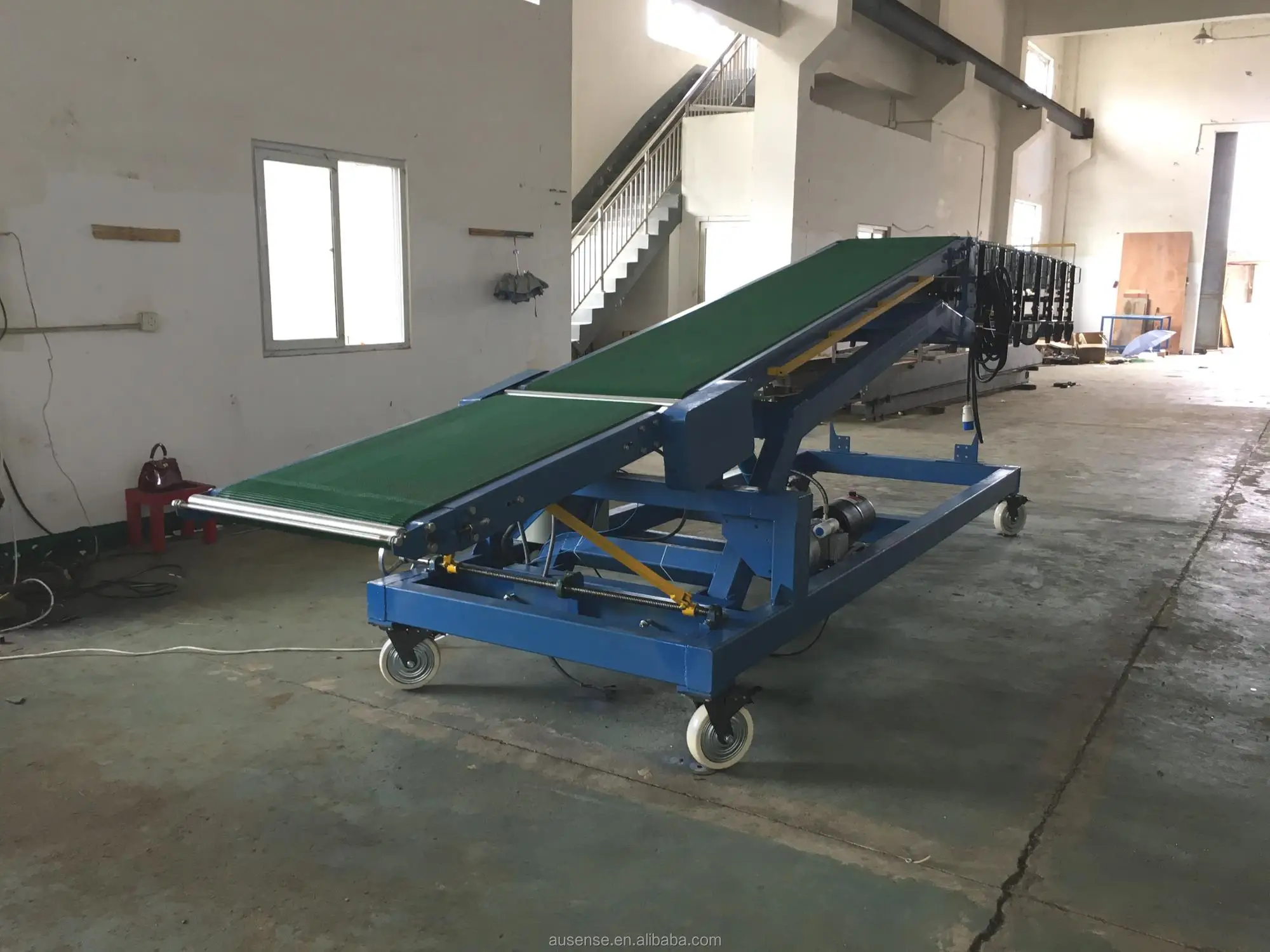 YUPACK Bag Loading Conveyor Belt Conveyor for Truck Loading