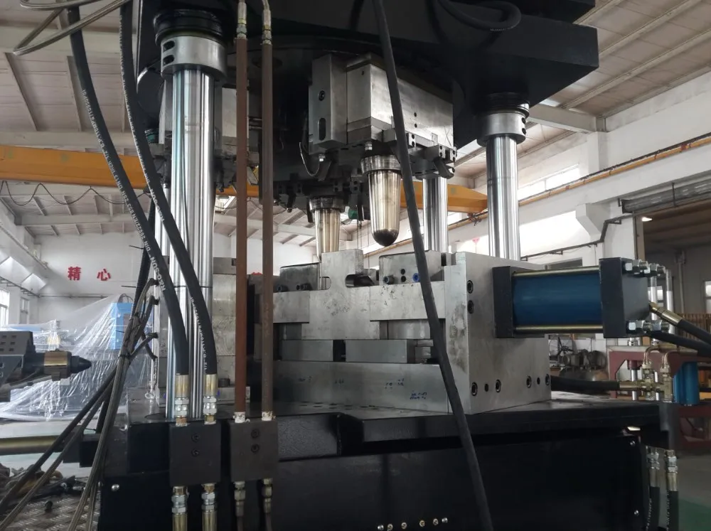 Hot sale automatic  control plastic bottle making injection blow molding machine price