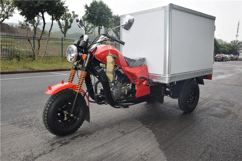 Chongqing factory tricycle motor vegetables fruit delivery truck Refrigeratory Closed box trocycle