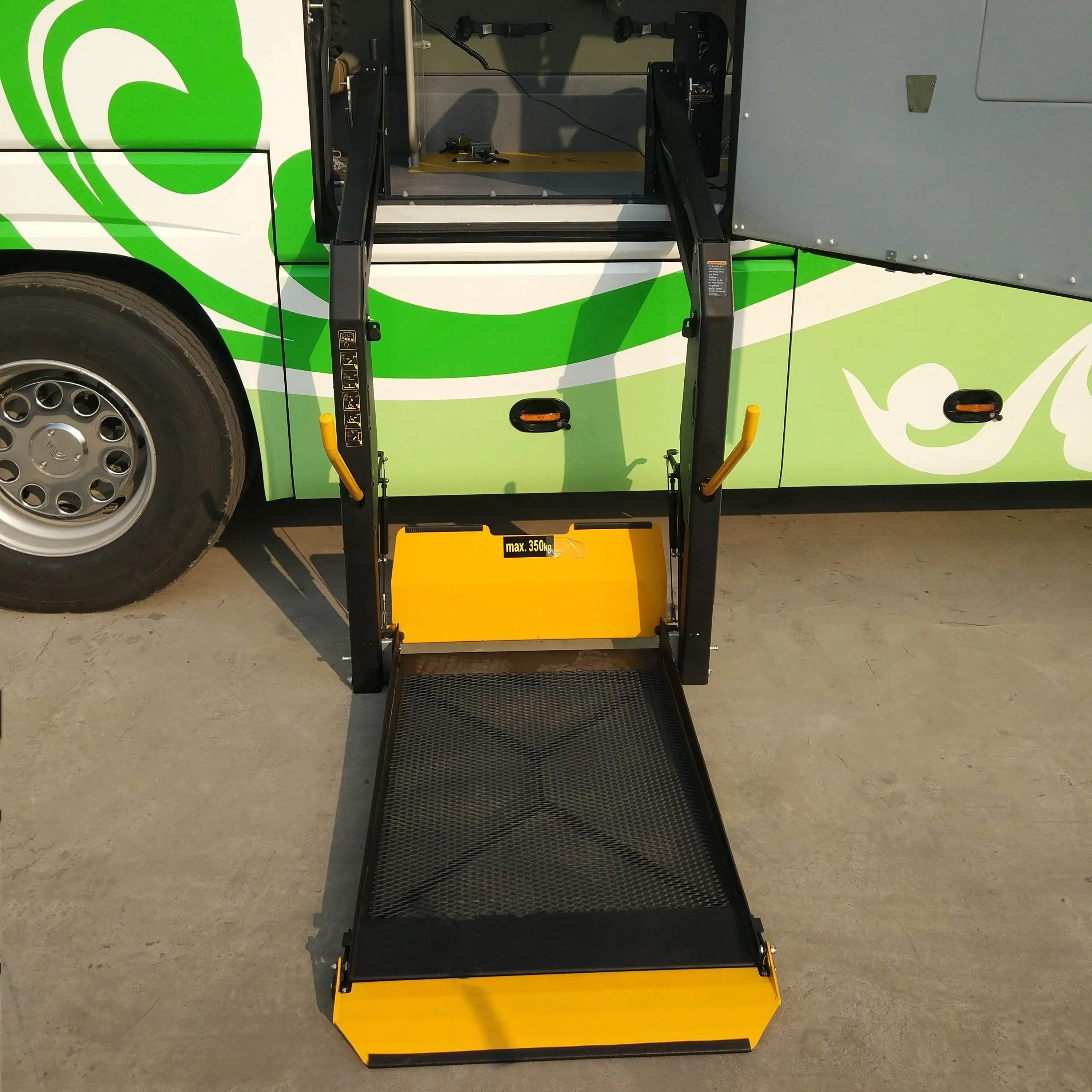D-1300-720 Hydraulic lifts for wheelchair to get on bus with 300kg capacity max lifting height 1200mm
