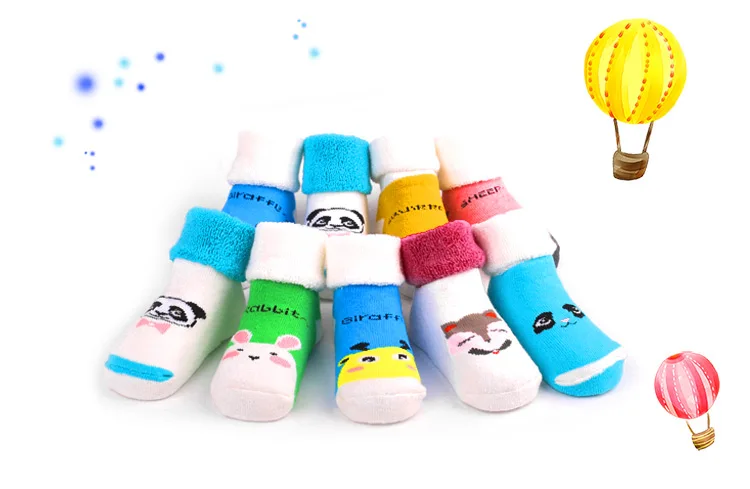 Hot selling  soft touch cartoon fashion socks custom cute pretty baby girls wearing socks knitted cotton warm soft socks