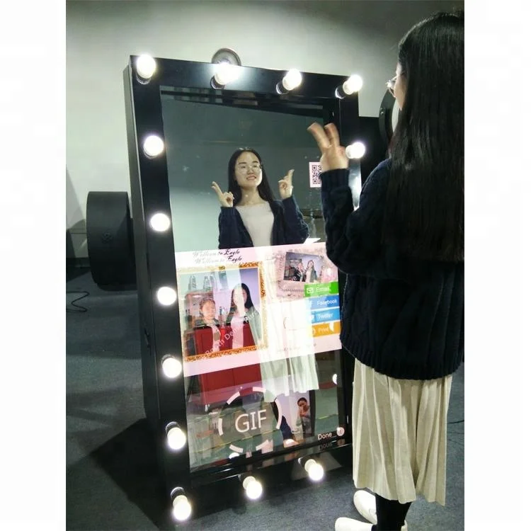 55 Inch Magic Mirror Photo Booth , Wedding Photo Booth , Newbron Photography