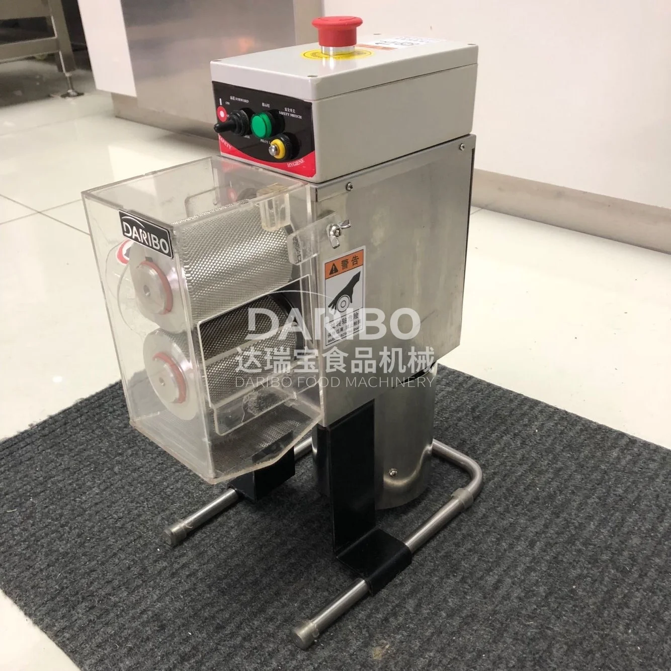 Newest Professional Sugar Cane Juicer/Factory Made Commercial Electric Sugarcane Juice Machine