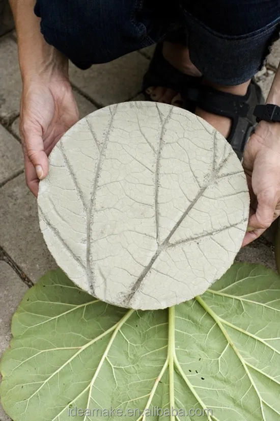 
Stepping Stone Mold Plastic Pathmate Round and Gibbous-Shaped Stepping Stone Paver Molds 