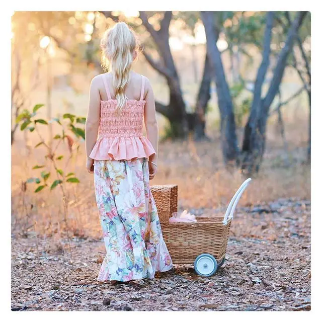 New Baby Girls summer floral outfit two pieces Set pink suspender top + flower Printed Pleated Skirts Kids holiday sets