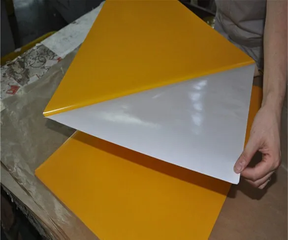 Self Adhesive White PVC Film/Vinyl in Sheet / in Roll