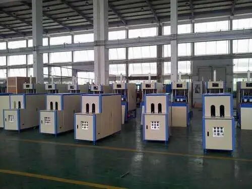  HZ-880 2 полости полуавтоматическая машина для выдувного формования бутылок из ПЭТ выдувная