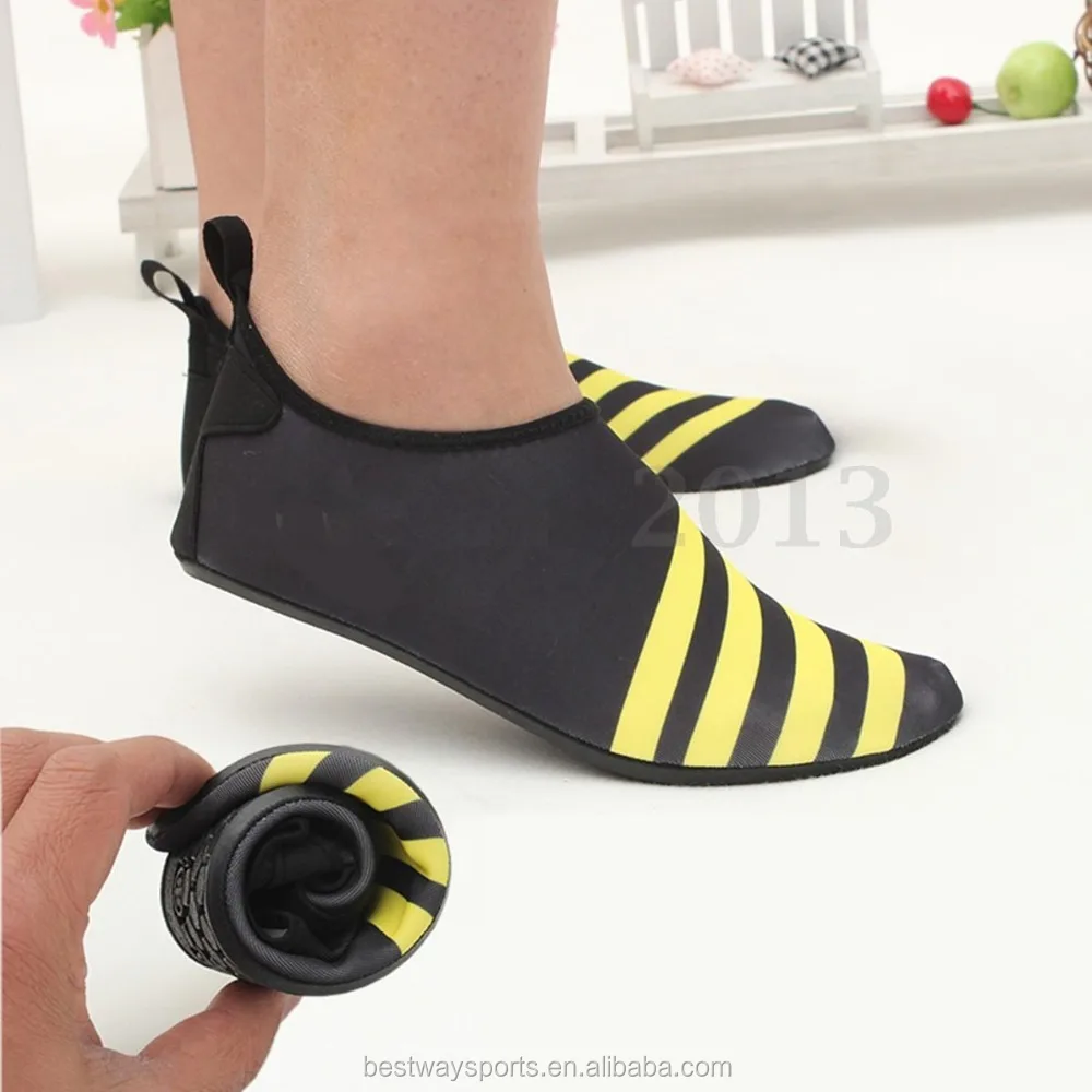 2020 OEM New Neoprene Water Sports  Dive Swim Diving Snorkeling Socks Soft Beach Shoes