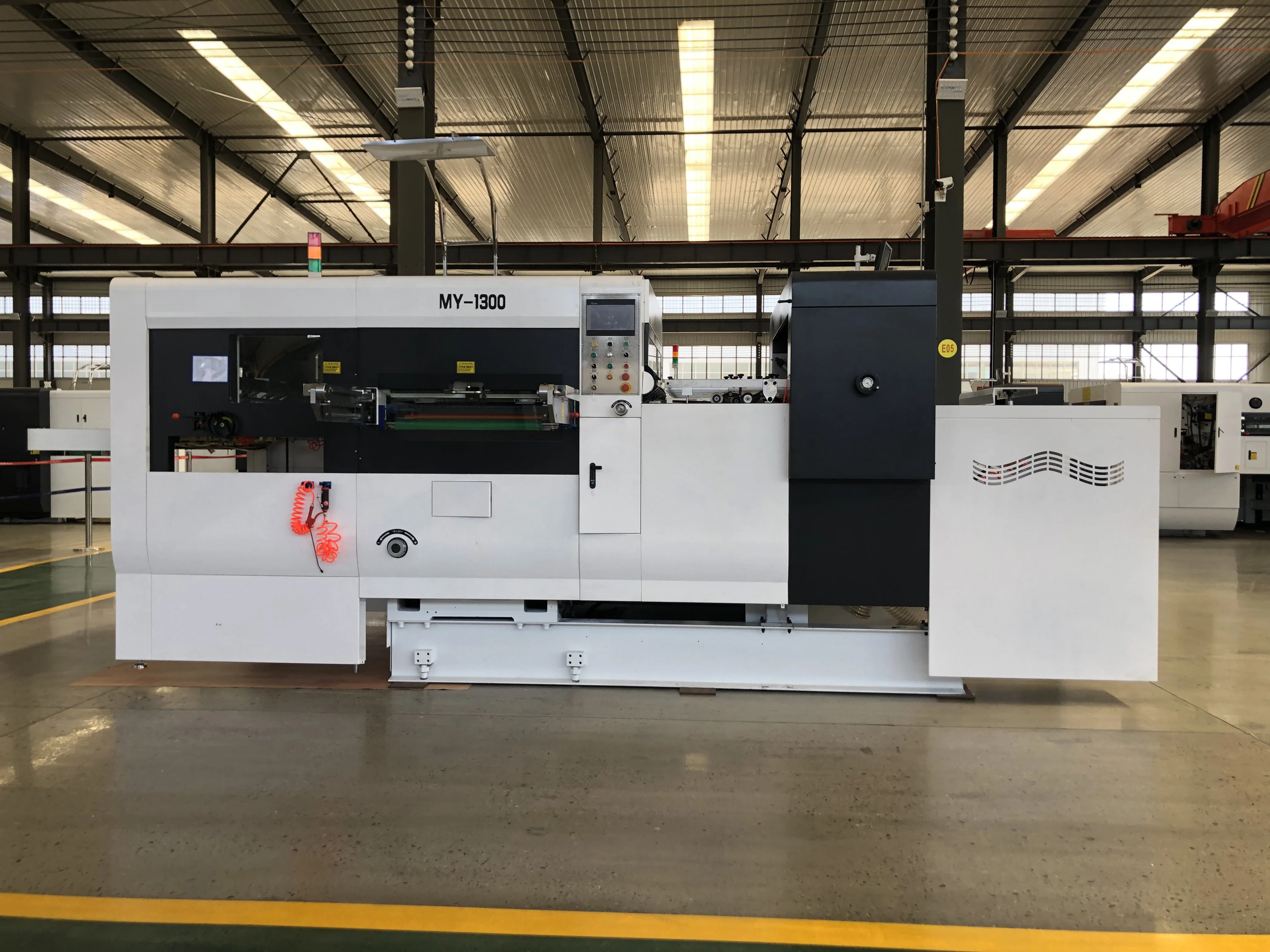 I PACK High Speed Lead Edge  Feeding Die cutting Machine cardboard making factory