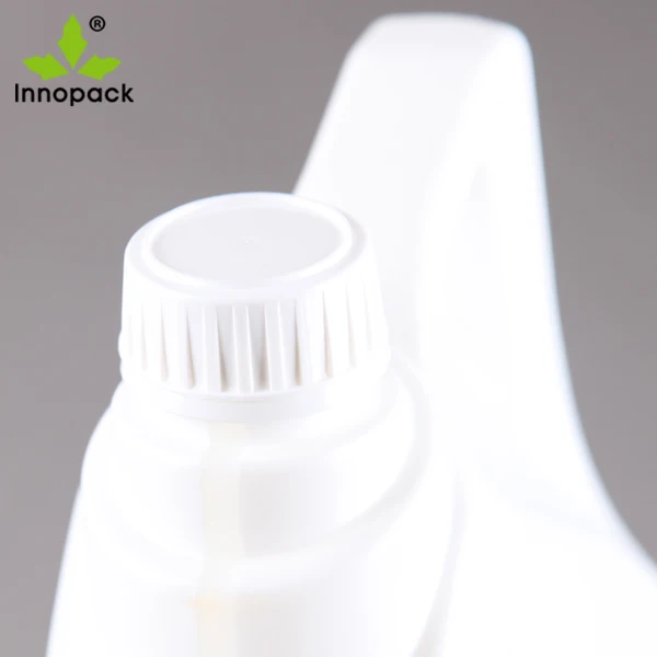 HDPE plastic 4L engine oil bottle with cap