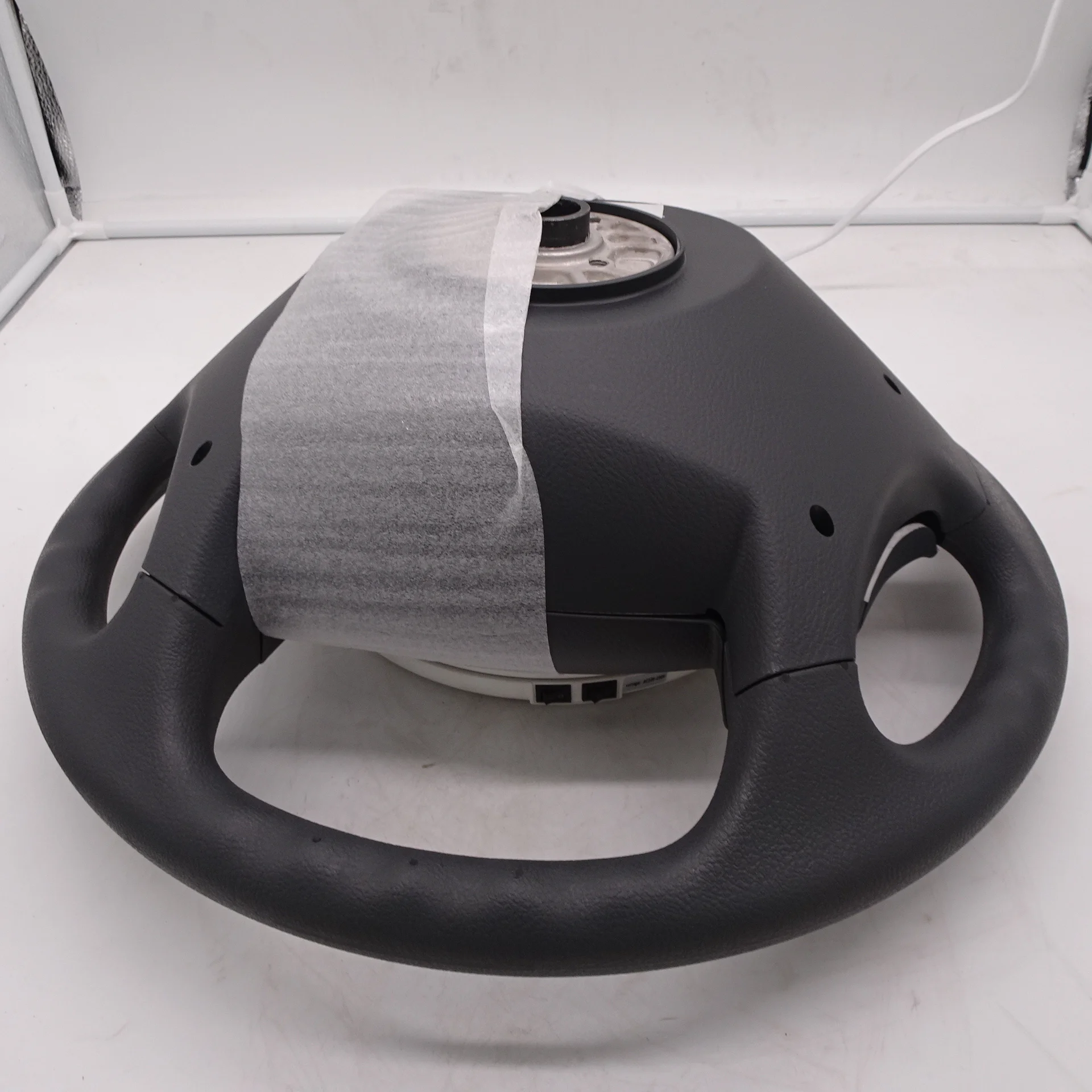 Truck steering wheel high quality  H4342020001A0