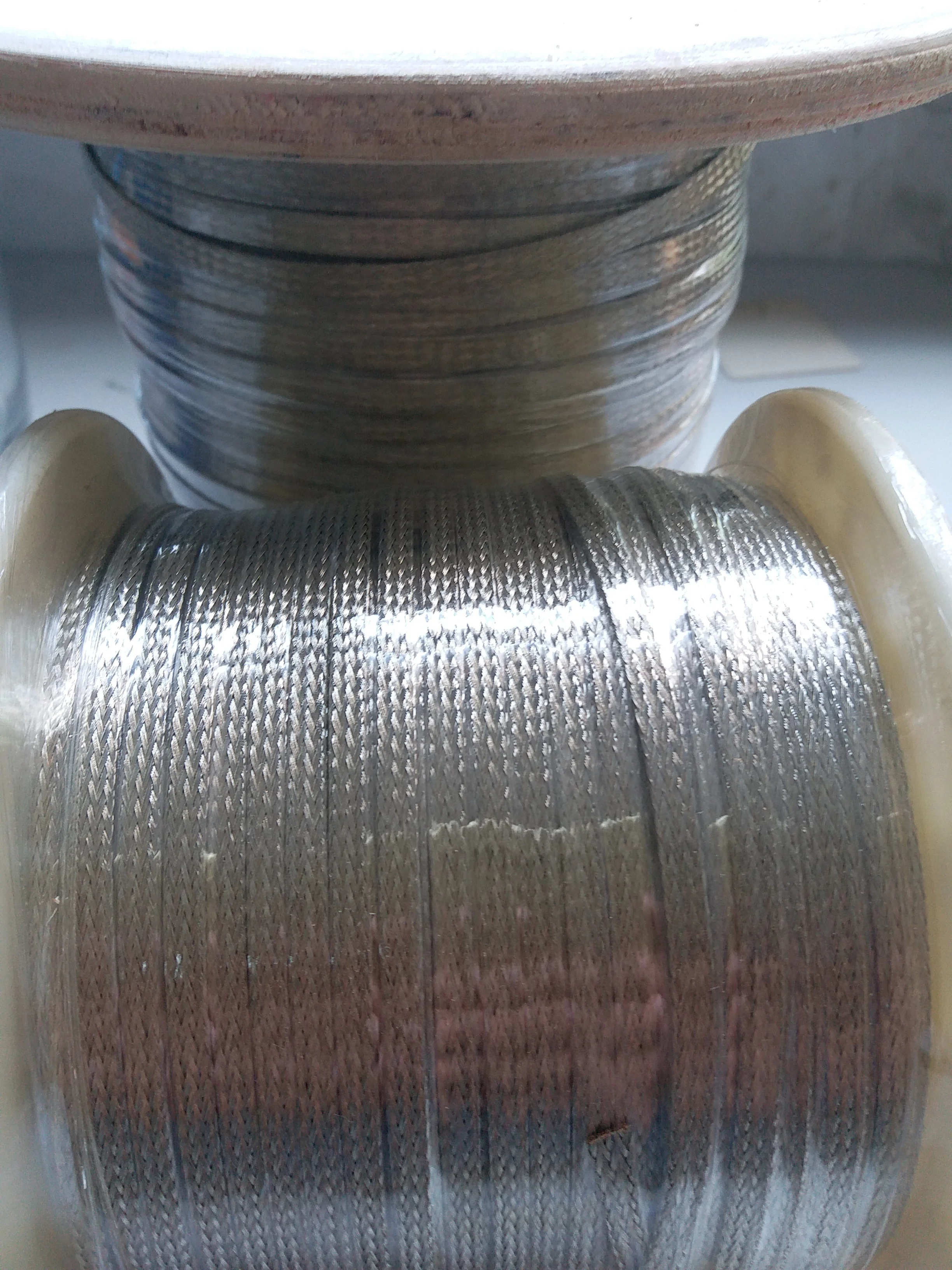 
Synthetic Fiber Braided EMI shielding sleeving LIGHTWEIGHT EMI/RFI MICROFILAMENT STAINLESS STEEL sleeving 