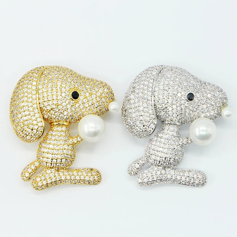 Cute Snoopy Brooch For Children Souvenir  With Zincon Silver  & Gold Color High Quality Material