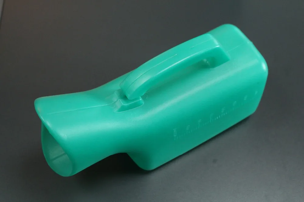 
Good quality cheap price PP plastic portable urinal for female and male with lid 