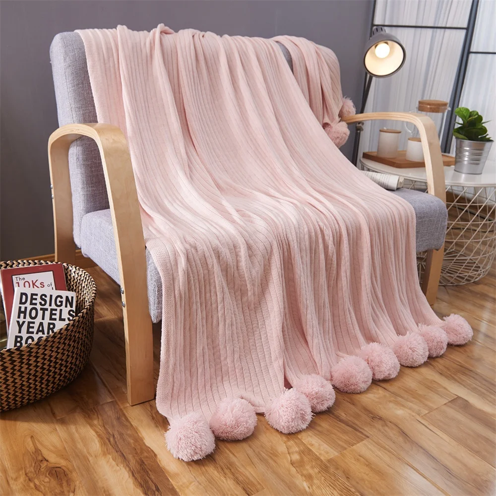 Popular INS design 100% Cotton Knitted Throw Blanket With Pompom