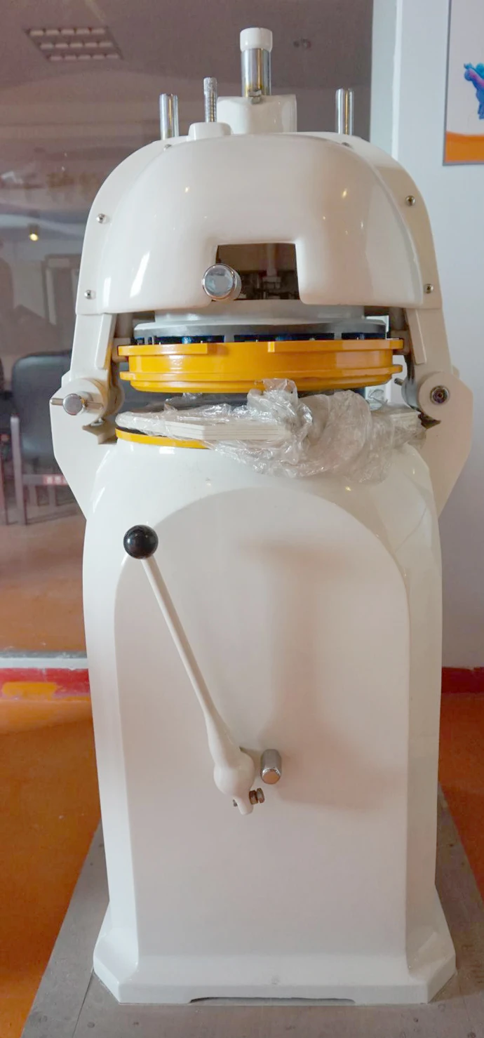 Pizzeria Using Heavy Duty Large Production Ability Dough Divider And Rounder Machine