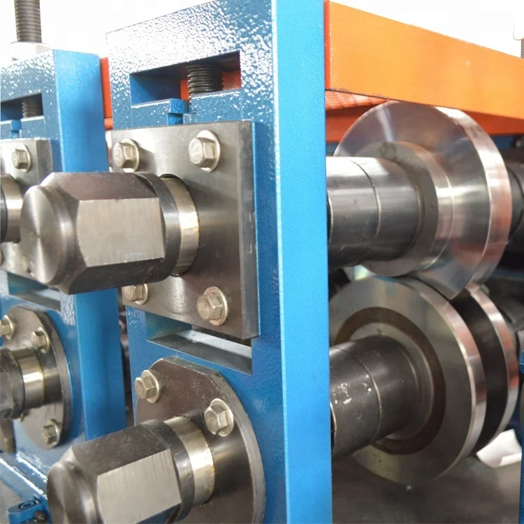 Оцинкованная рама Делая Машинное Оборудование C U легкий стальной киль Профилегибочная машина