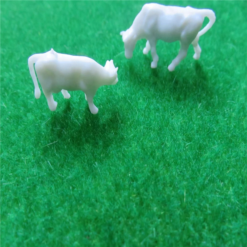 
scale white animals for HO scale farm 