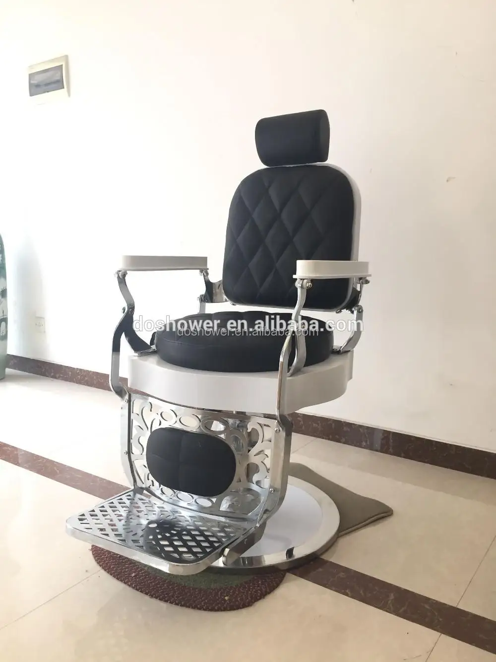 eyebrow threading barber chair with 135 degree reclining for sale