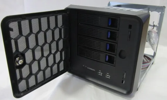 Хранилище данных NAS для домашнего SOHO с 16 Гб RAM и четырехъядерным ЦП J3455