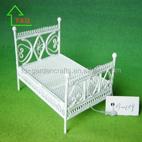 Красивая Уникальная миниатюрная металлическая чисто белая кровать для кукольного домика