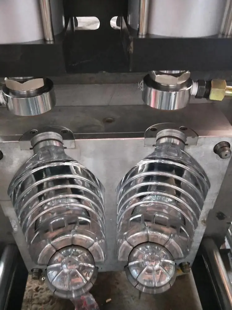 PET plastic bottle mould