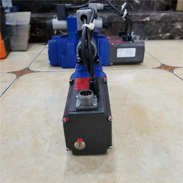 Новое высокое качество Rexroth пропорциональные клапаны R900708955 4WRKE10W5-100P-3X/6EG24K31/A5D3M-683-31series многие типы являются факультативными