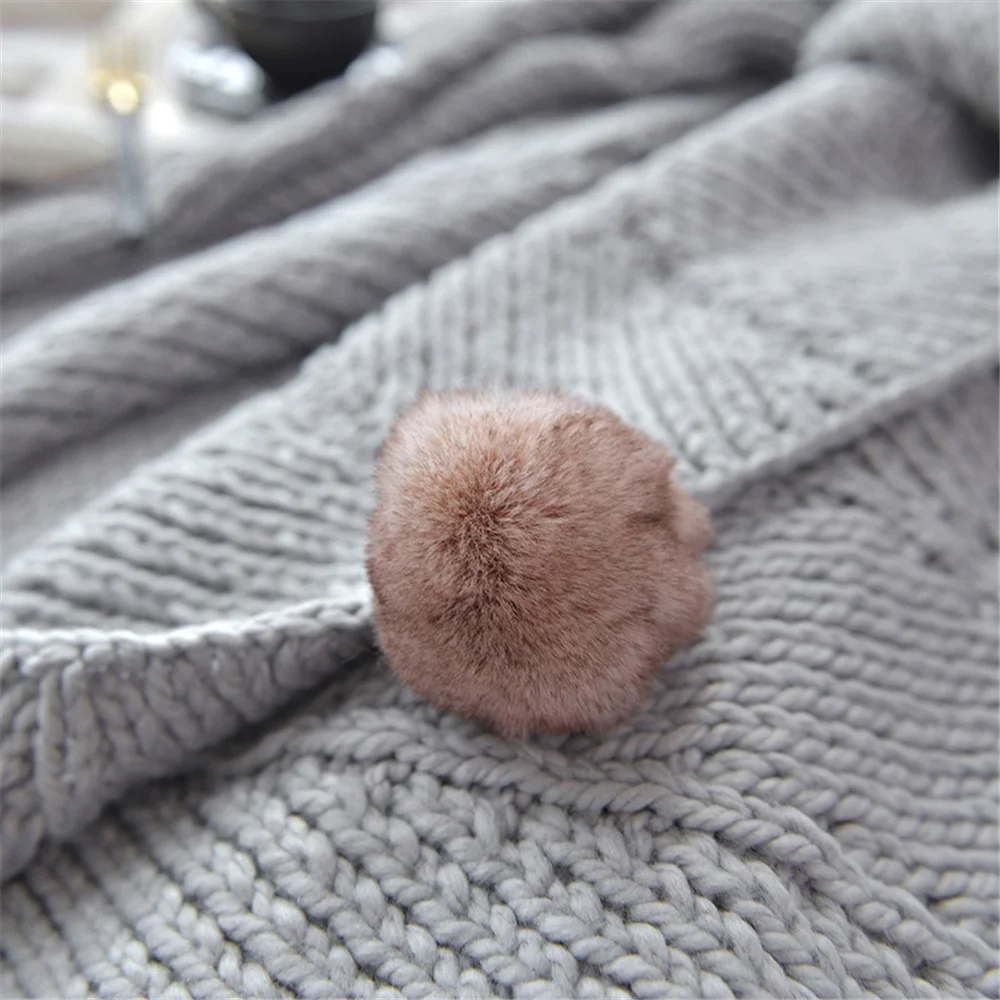 Super Soft 130X160cm iceland yarn knitting sofa Throw blanket with Pompom