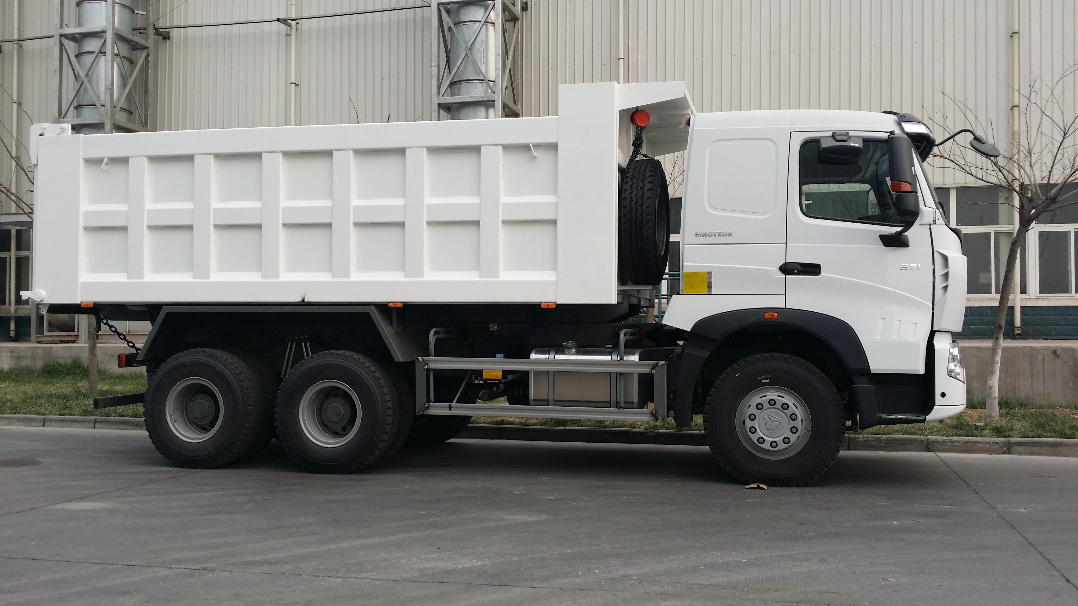 Factory Direct Sale Sinotruk HOWO A7 Dump Truck for sale
