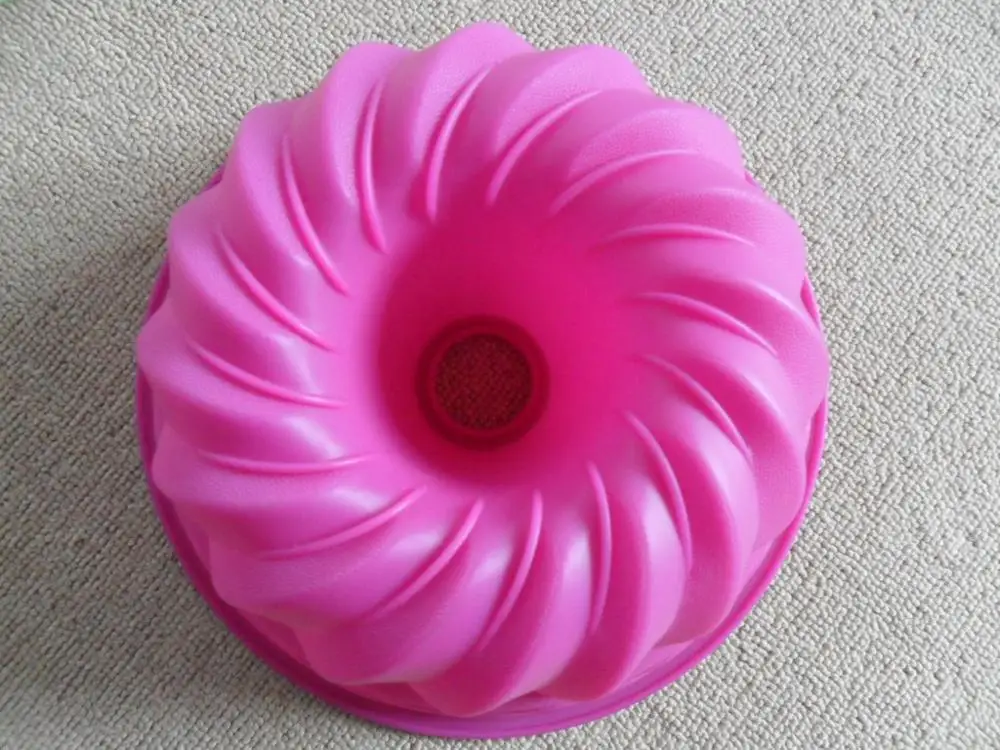 Non-stick Food grade Silicone Fluted Bundt Cake Pan Pound Cake tray Brownie and Cornbread mold