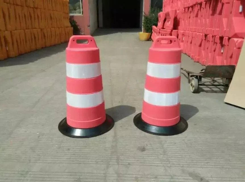 Rubber Basement 460*1100mm Dubai Reflective Plastic Traffic Barrel