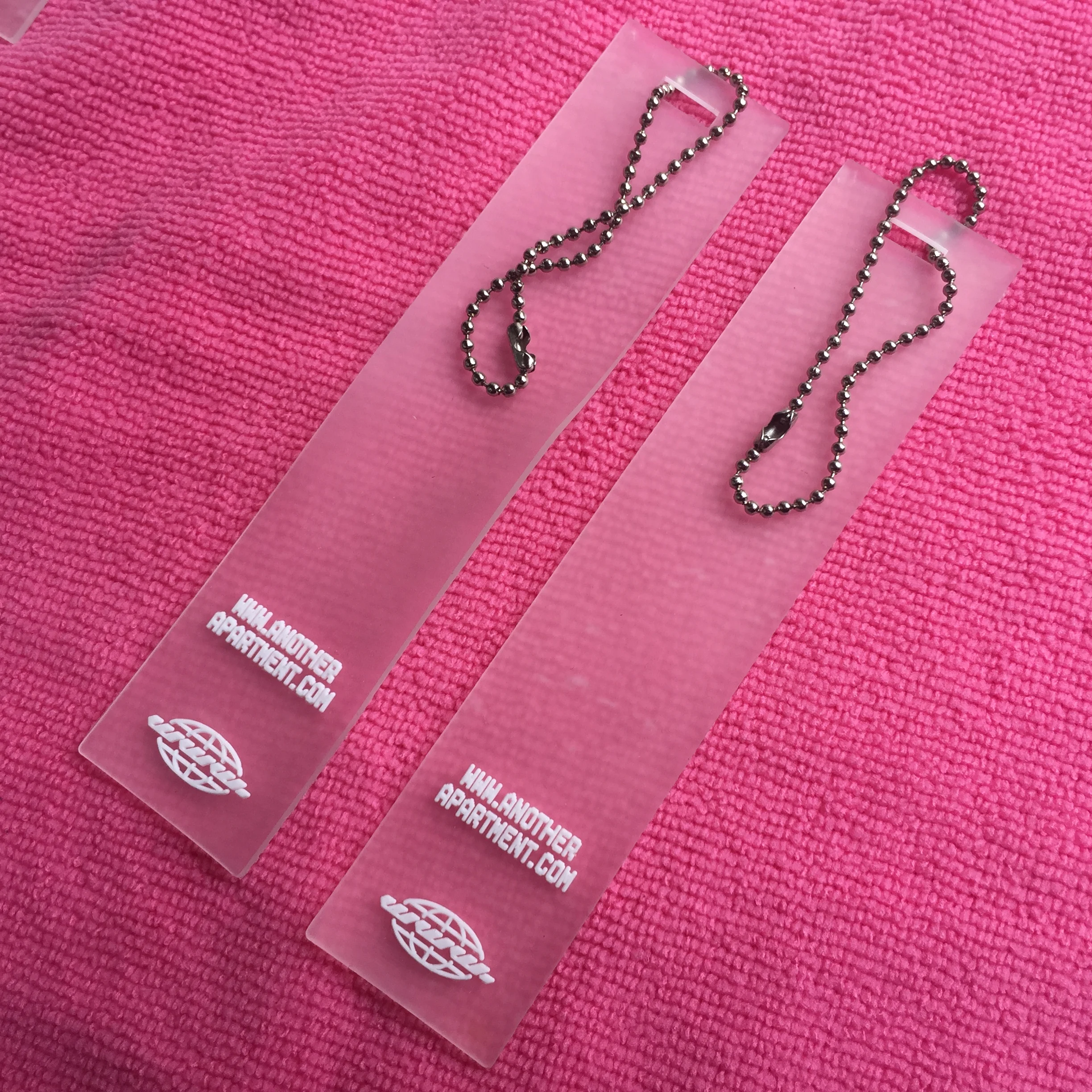 custom logo clear PVC hangtag,transparent rubber logo hang tag for garment