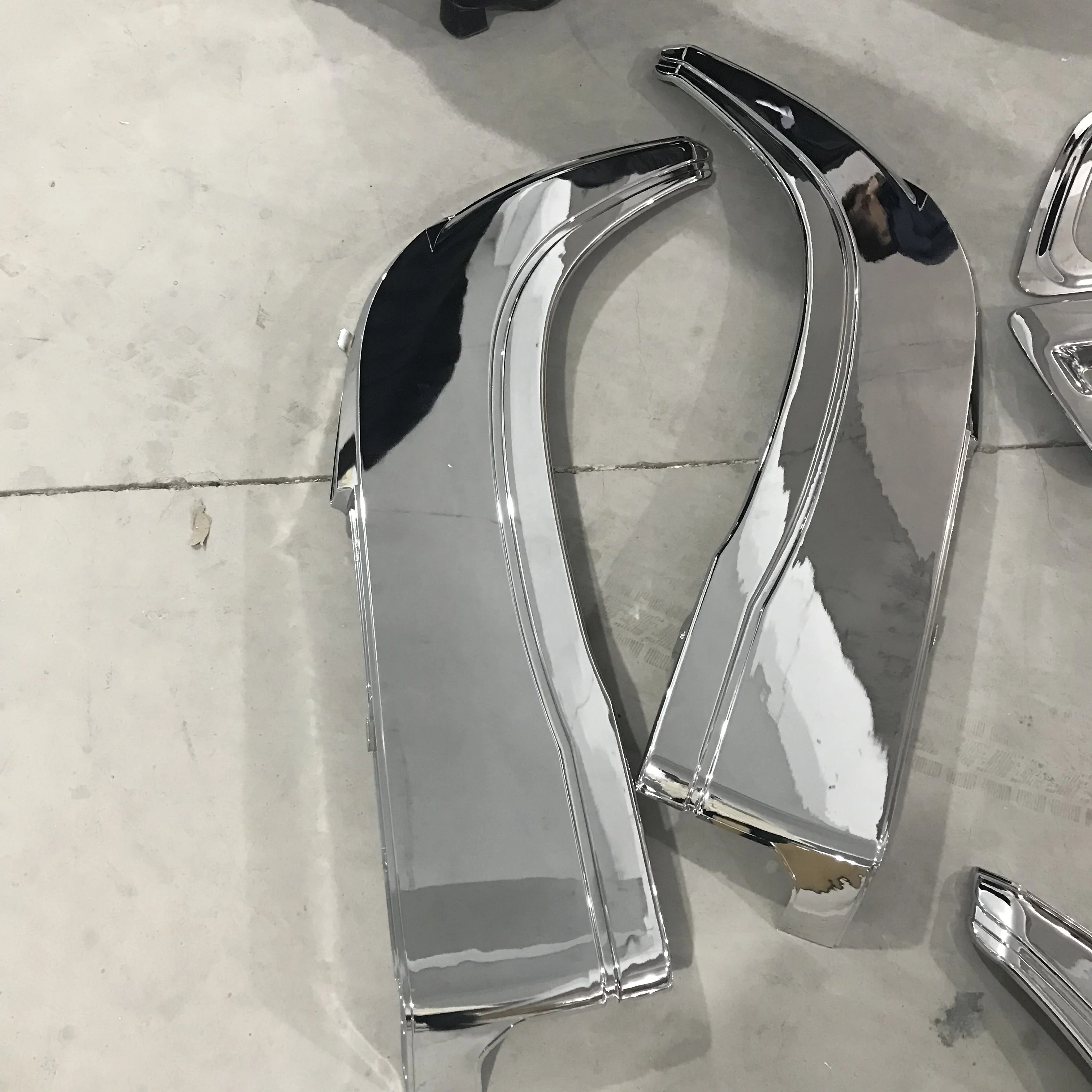 plastic trim protector truck   Hot Sale  fender  FOR ISUZU GIGA 2012-2023 Brand New High Quality