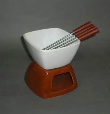 New design plain white divided hot chocolate pot candle ceramic  chocolate fondue