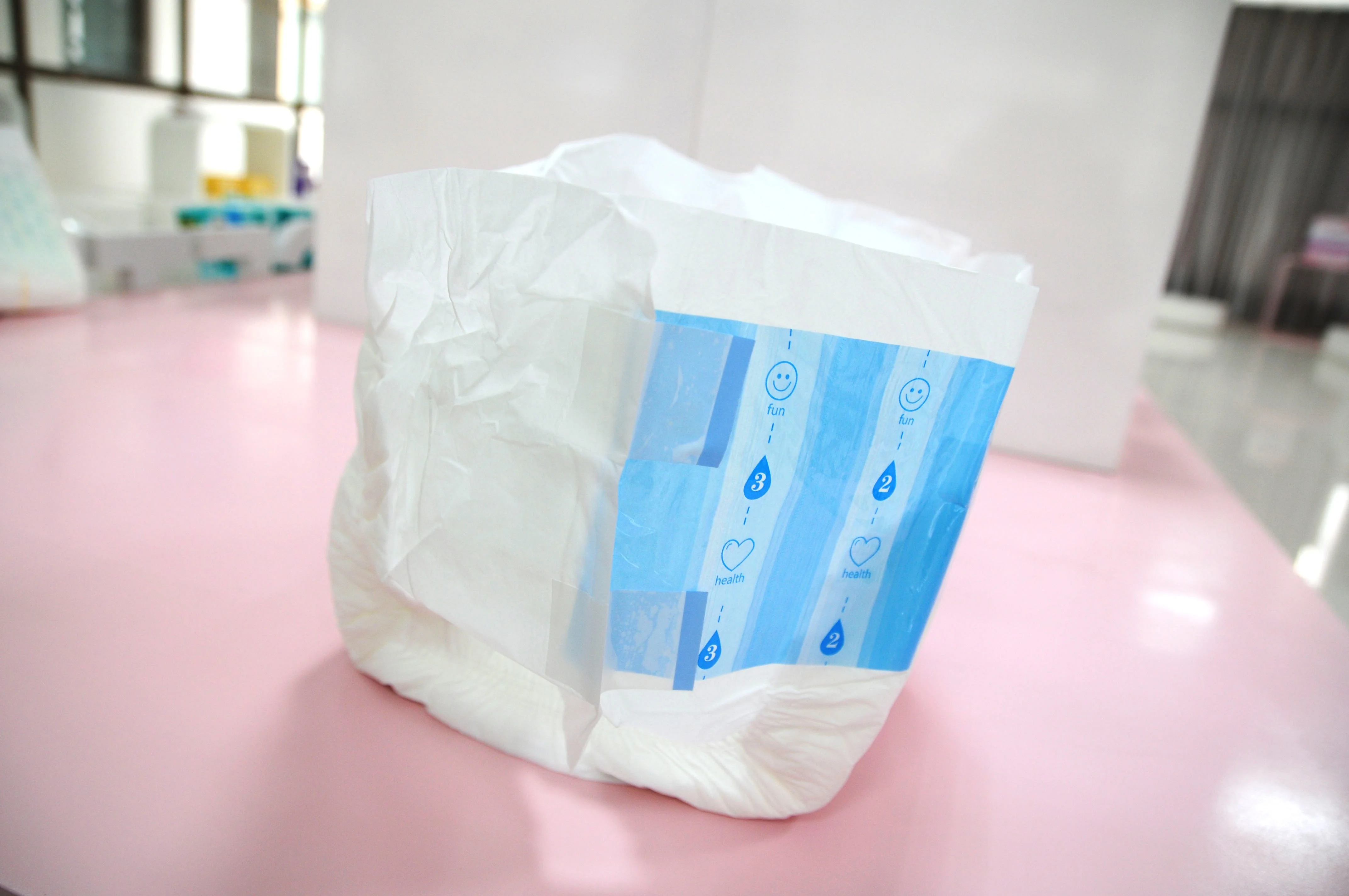 Высококачественные высококачественные подгузники для взрослых и младенцев, бесплатный образец подгузников для взрослых