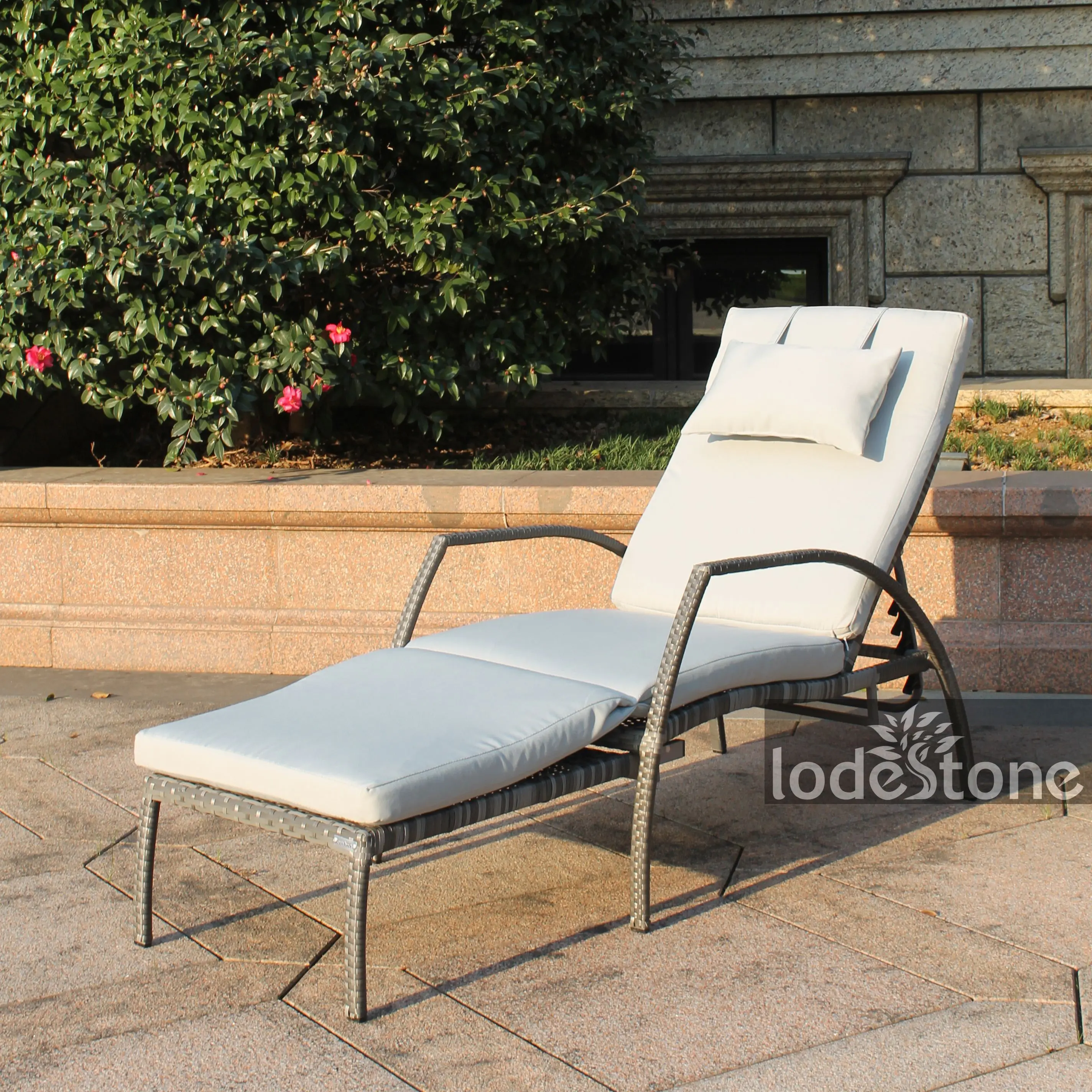 Bestselling Outdoor Wicker Sun Lounge Bed Chaise Lounge