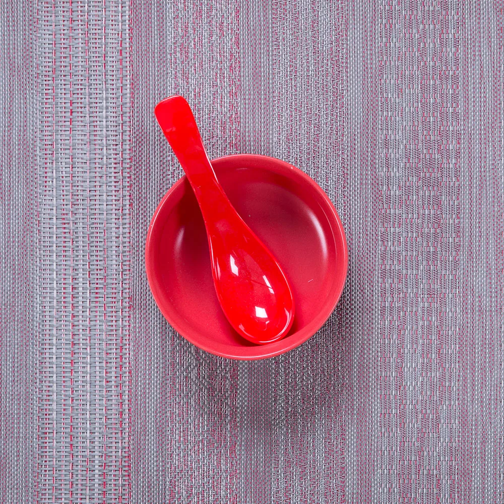 Хорошее качество, недорогая цветная безопасная для мытья в посудомоечной машине, пластиковая виниловая Подставка под горячую еду для ресторана, кофе, коврик для обеденного стола из ПВХ