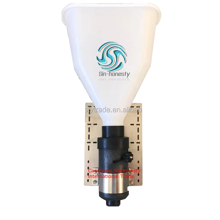 Sow auto feeder rolling feed dispenser for pigs