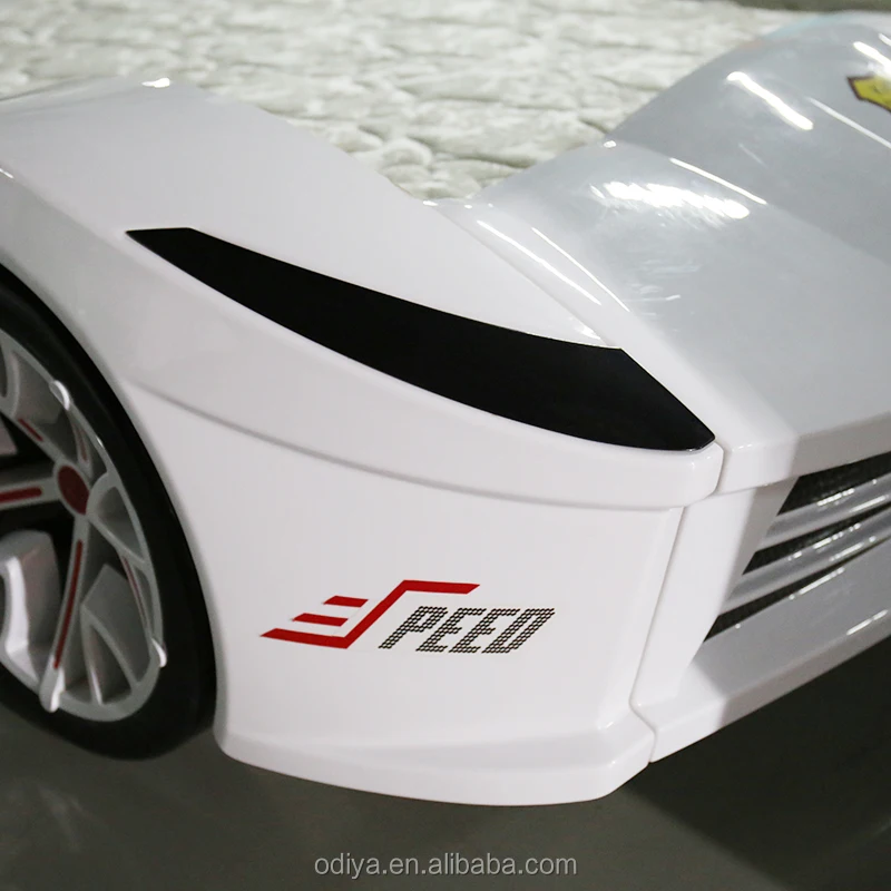 Экологичная детская двухъярусная кровать с гоночной машиной