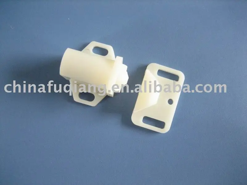 Plastic Roller Catch
