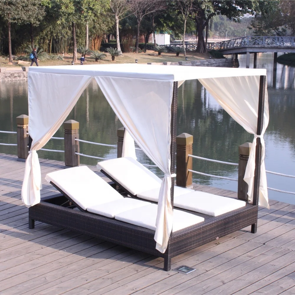 Modern Rattan Leisure Lounge Waterproof Day Bed  Outdoor Shade Daybed