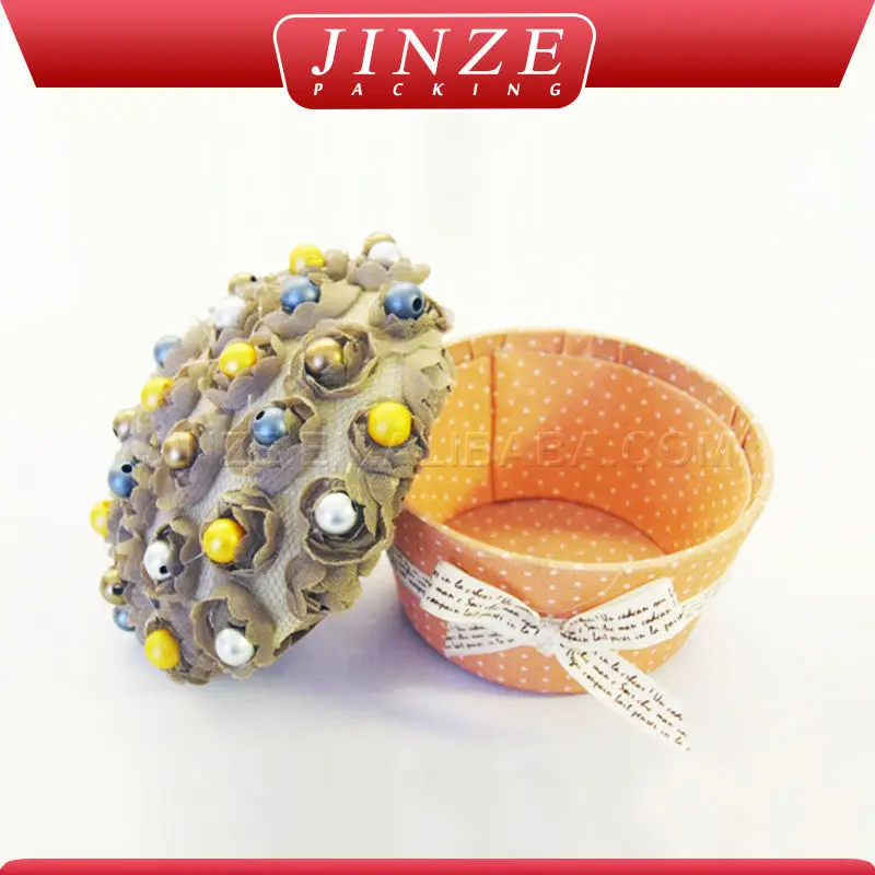 Различные стили изысканный довольно и красочные дешевые шелк коробка свадебные приглашения оптовая продажа