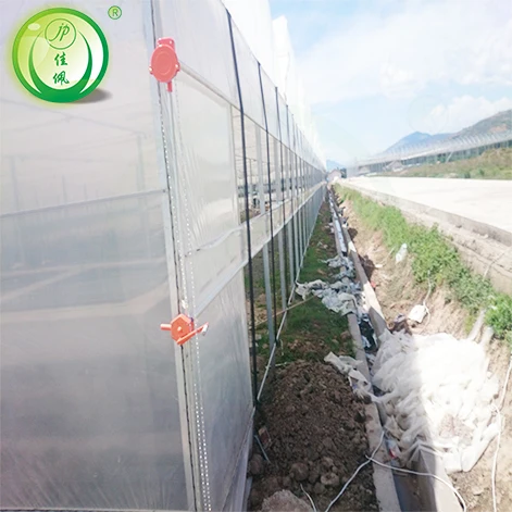 Мотор-рулон для вентиляции теплицы из пластиковой пленки