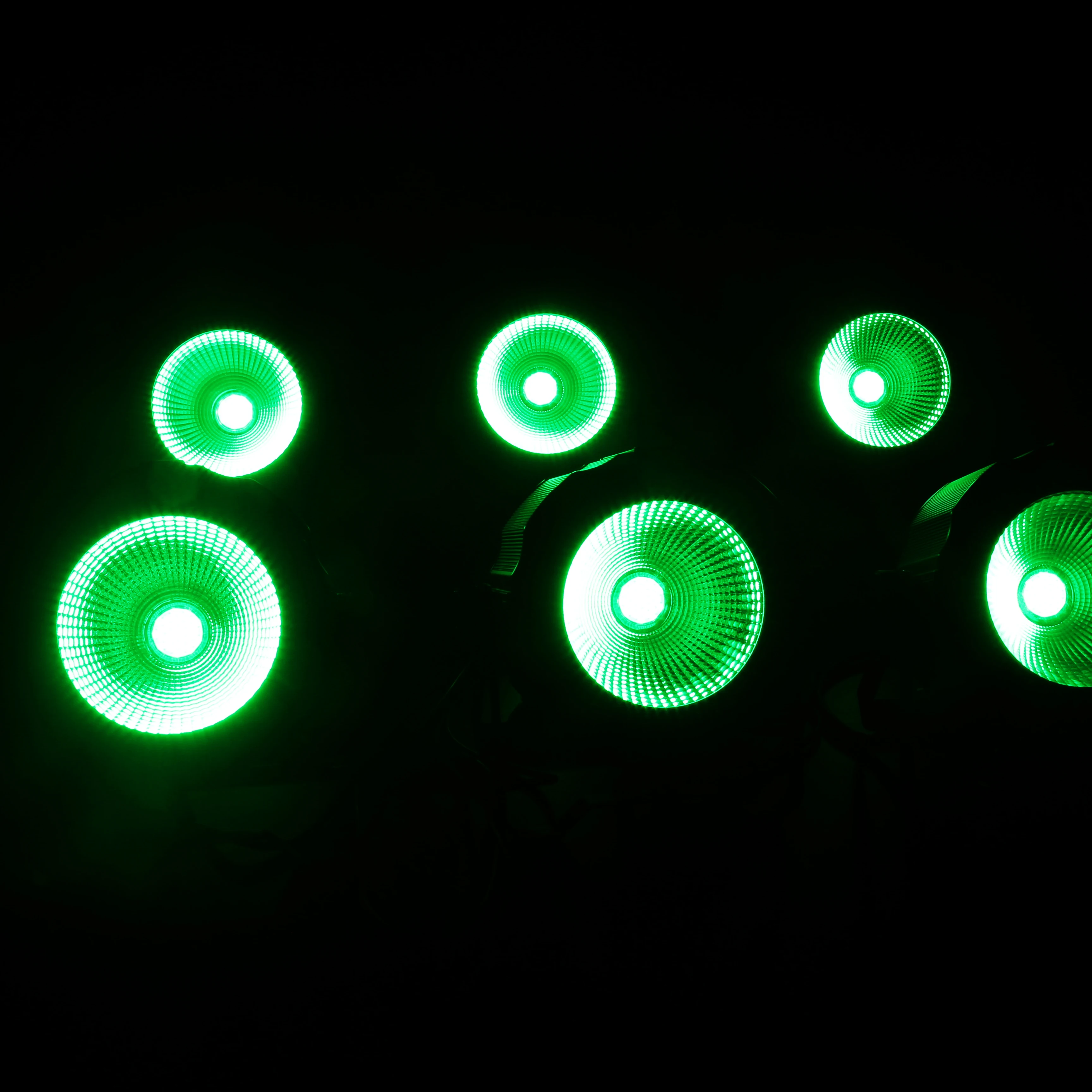 TV station application silent  COB 150W  RGB 3in1 LED  strobe  stage par light