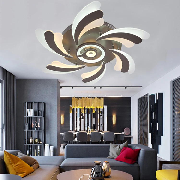 
zhongshan hot sale beautiful European fancy luxury crystal chandelier on alibaba 