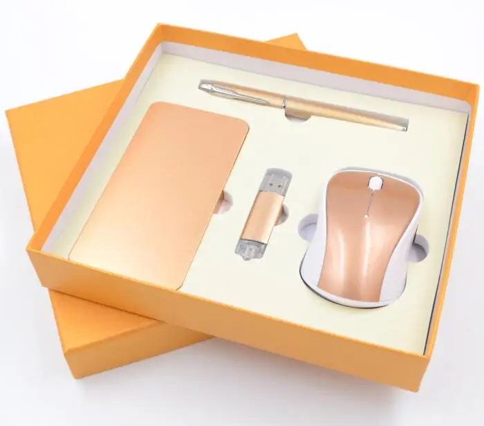 4 в 1 роскошный Рождественский подарочный набор, рекламный корпоративный подарочный набор 2018 с внешним аккумулятором OTG USB флеш-накопителем мышью