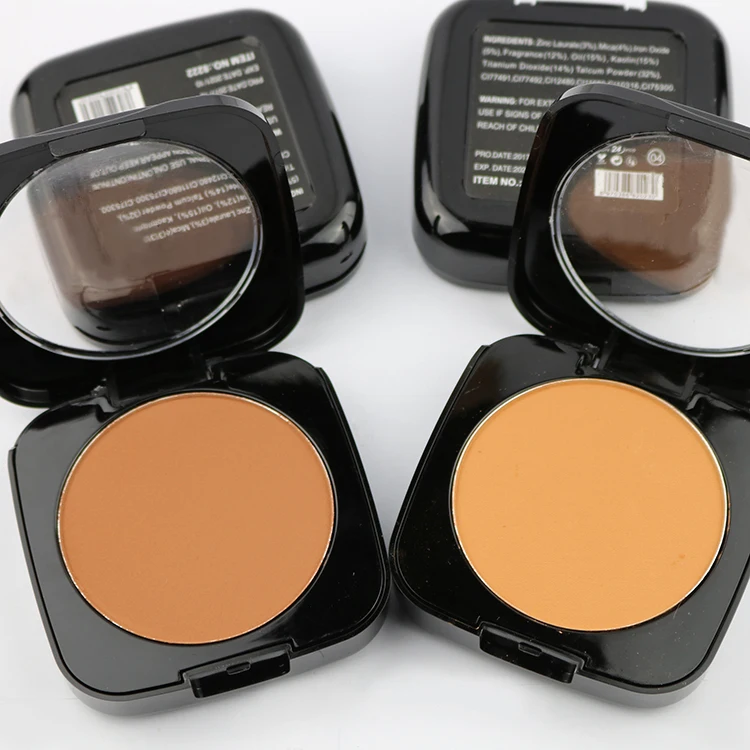 Осветляющий водонепроницаемый сглаживания составляют компактная пудра