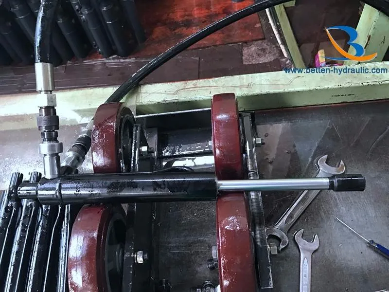 Открывающийся гидравлический подъемный цилиндр для контейнерных ворот